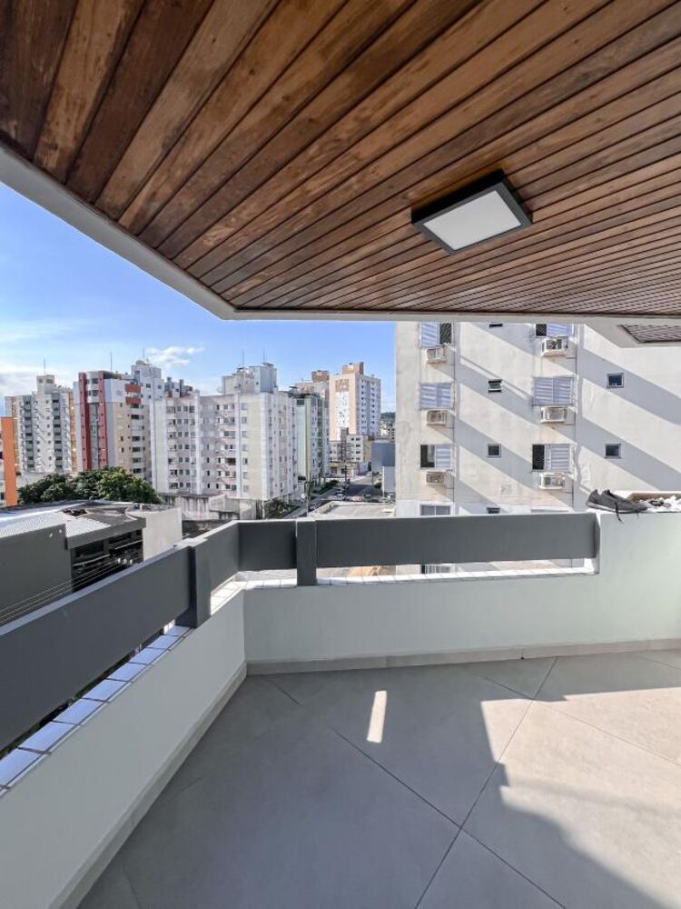 Apartamento à venda com 3 quartos, 143m² - Foto 1