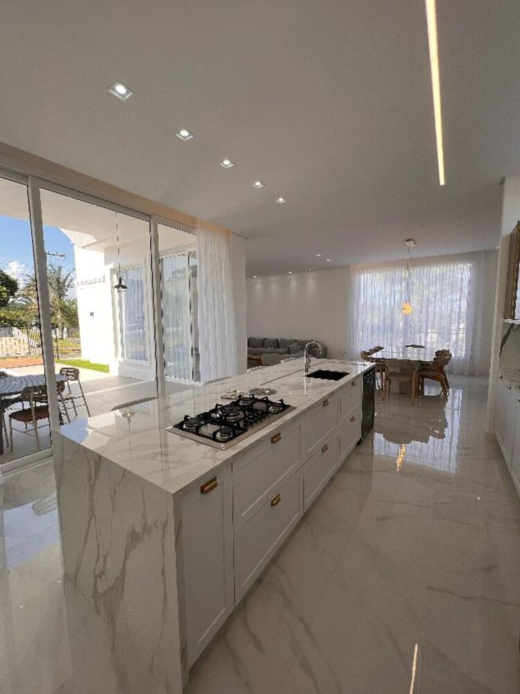 Casa, 3 quartos, 299 m² - Foto 4