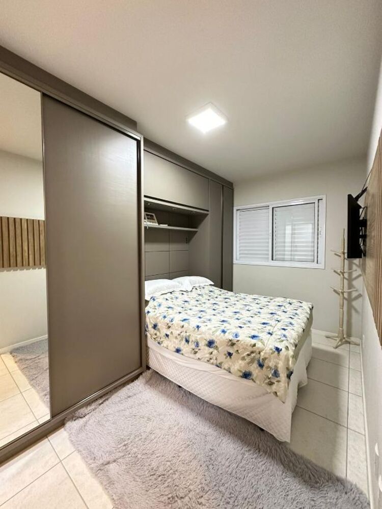 Apartamento à venda com 2 quartos, 63m² - Foto 3