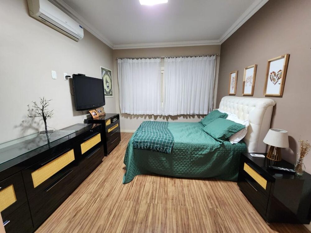 Casa, 3 quartos, 210 m² - Foto 2