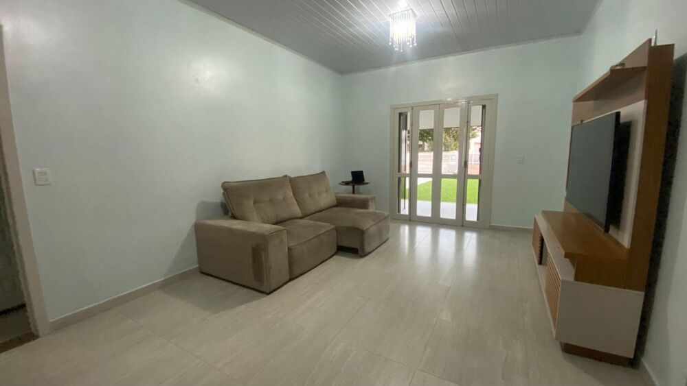 Casa à venda com 2 quartos, 160m² - Foto 2