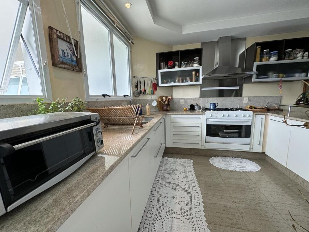 Cobertura à venda com 3 quartos, 220m² - Foto 1