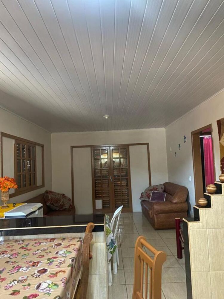 Casa à venda com 3 quartos, 100m² - Foto 2
