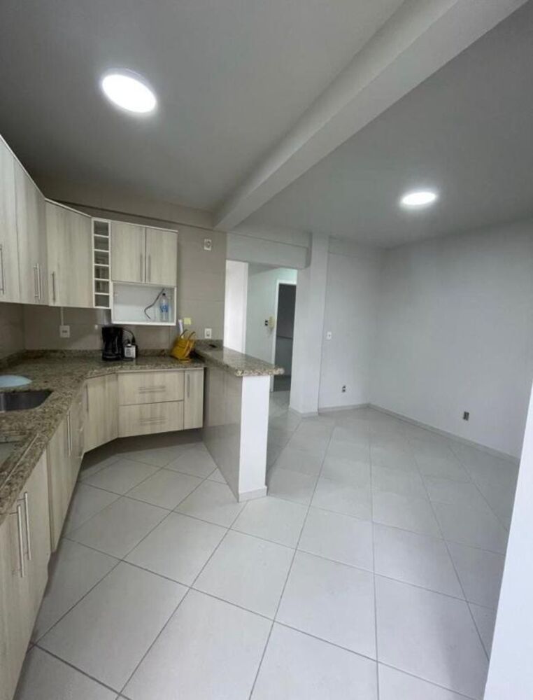 Casa Comercial à venda com 3 quartos, 114m² - Foto 2