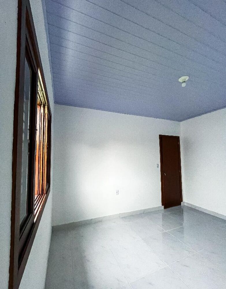 Casa à venda com 3 quartos, 80m² - Foto 5