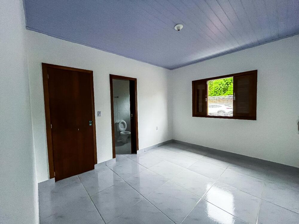 Casa à venda com 3 quartos, 80m² - Foto 6