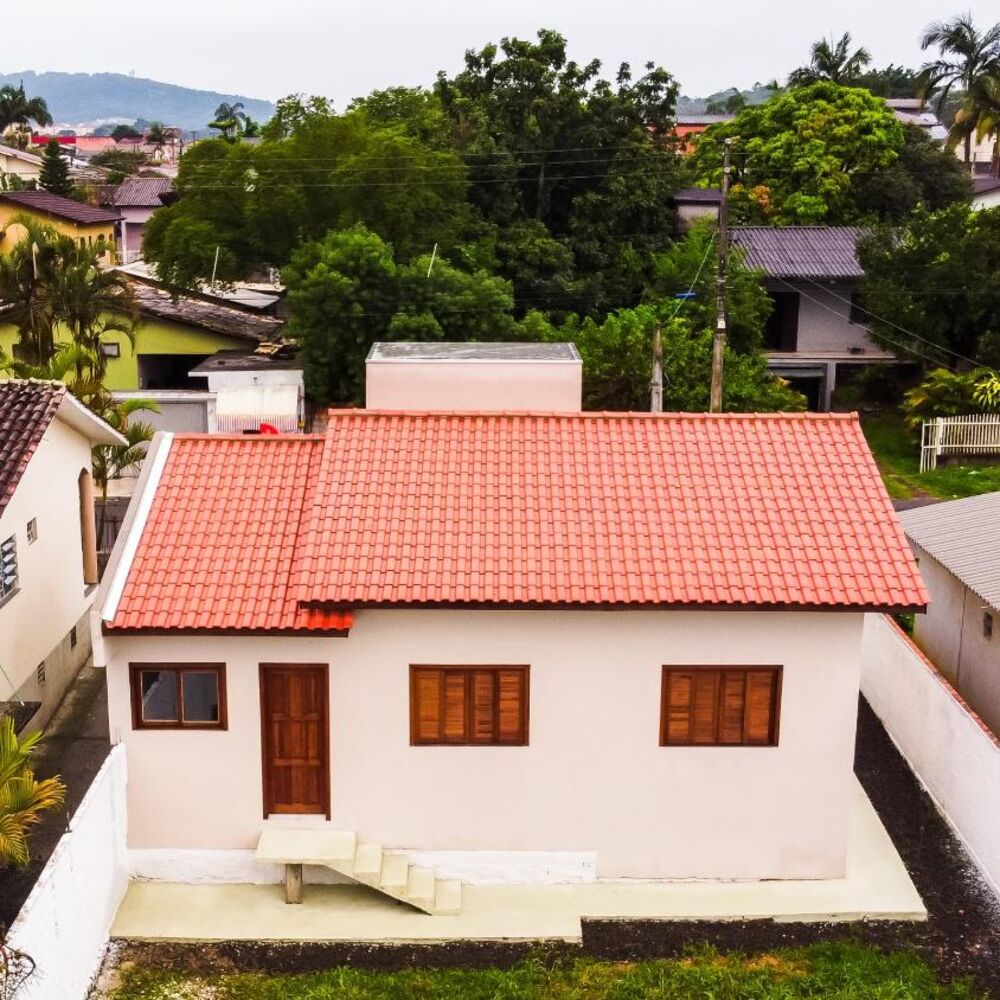 Casa à venda com 3 quartos, 80m² - Foto 4