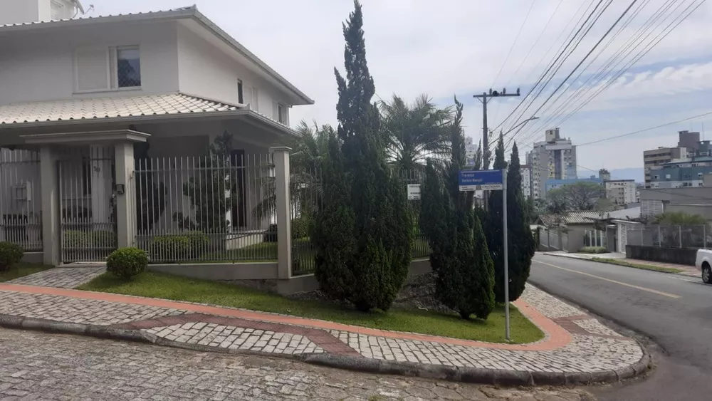 Casa, 3 quartos, 315 m² - Foto 3