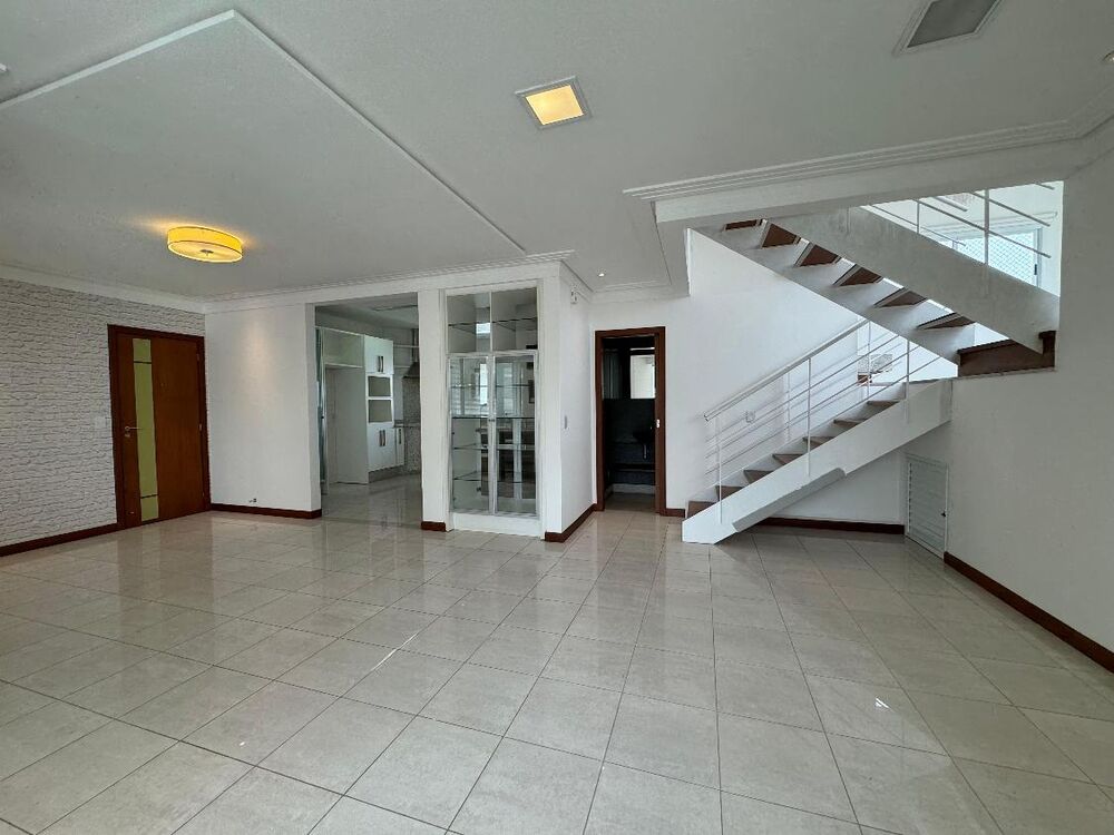 Cobertura, 3 quartos, 220 m² - Foto 3