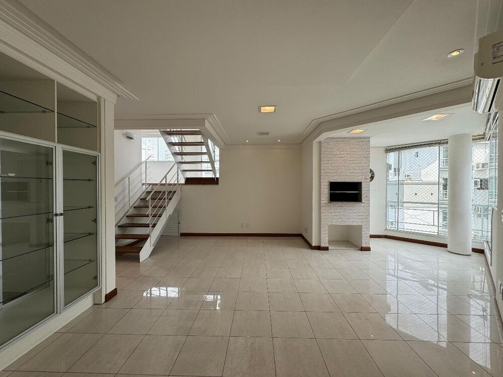 Cobertura, 3 quartos, 220 m² - Foto 1