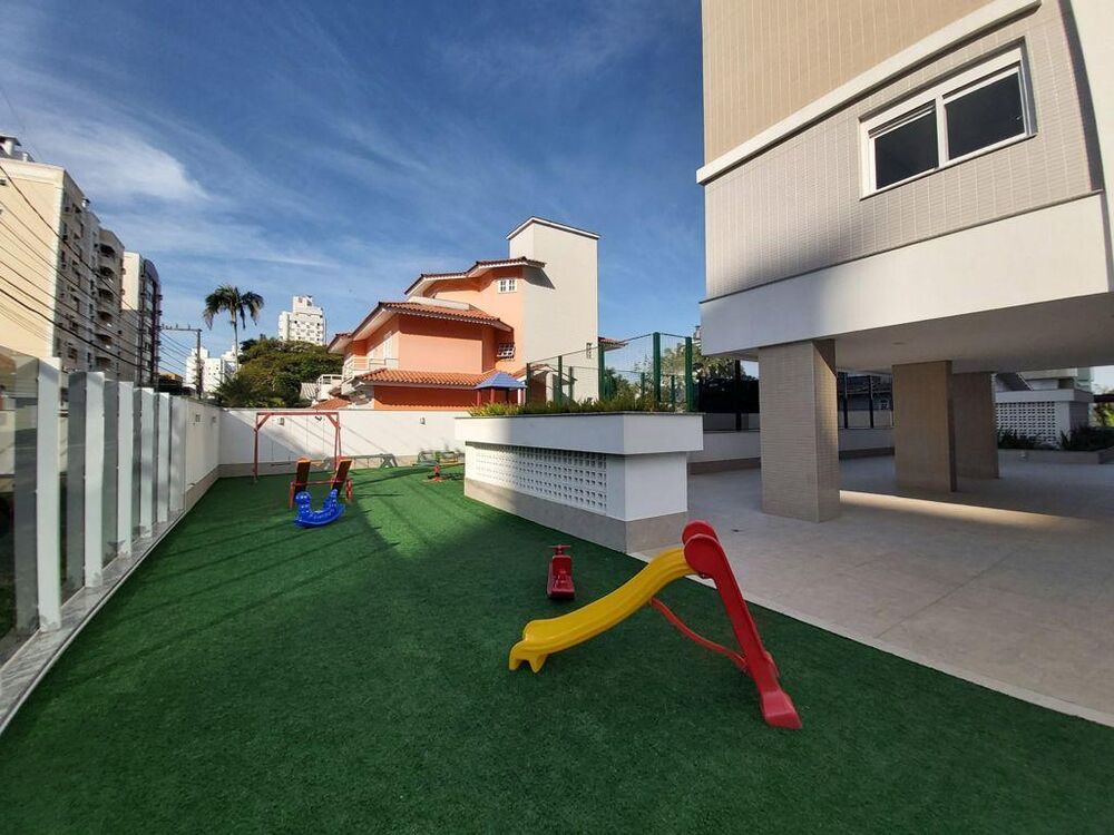 Apartamento à venda com 3 quartos, 155m² - Foto 2