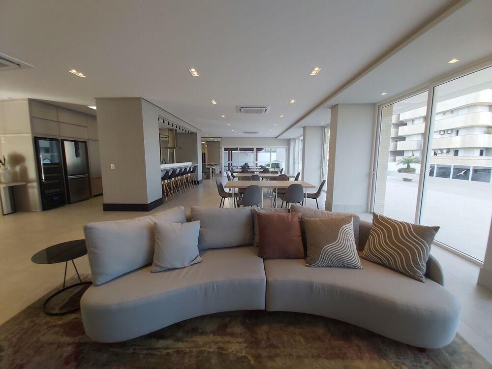 Apartamento à venda com 3 quartos, 155m² - Foto 3