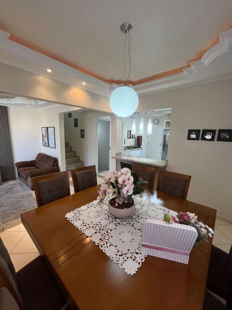 Casa à venda com 3 quartos, 267m² - Foto 4