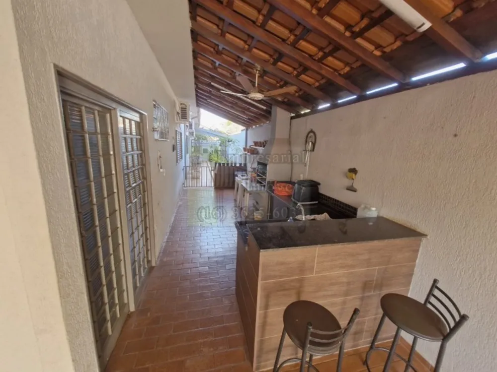 Casa, 4 quartos, 180 m² - Foto 1