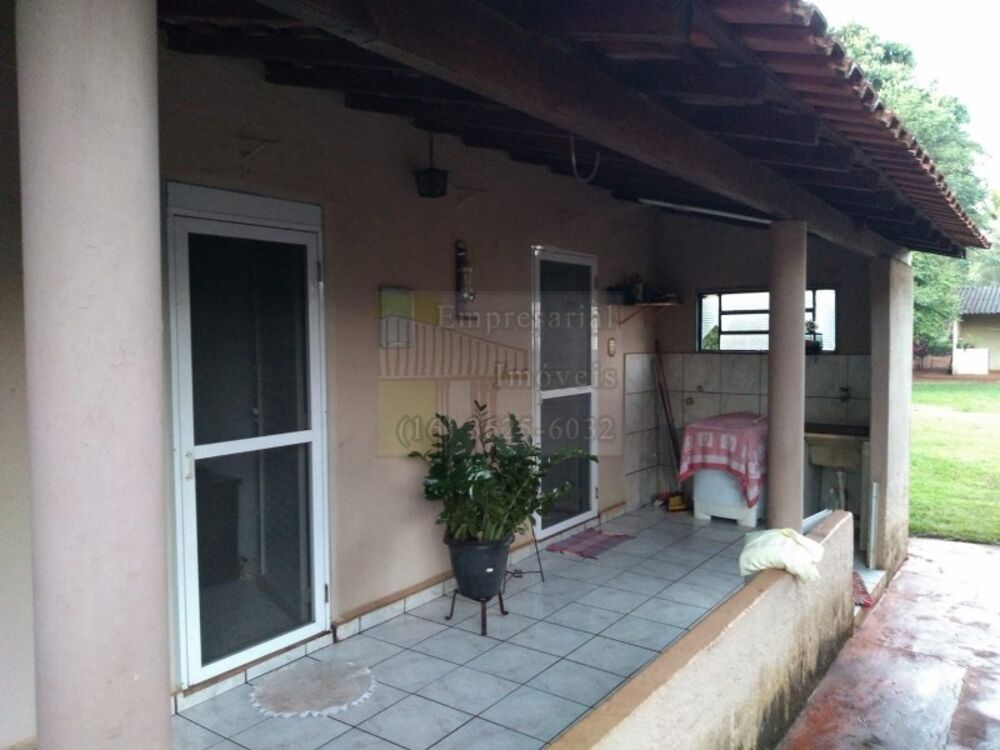 Chácara à venda com 3 quartos, 3832m² - Foto 1
