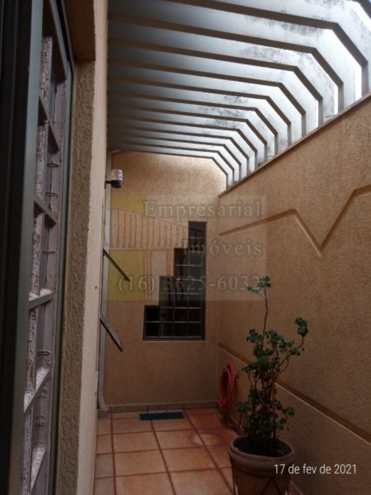 Casa à venda com 3 quartos, 291m² - Foto 2