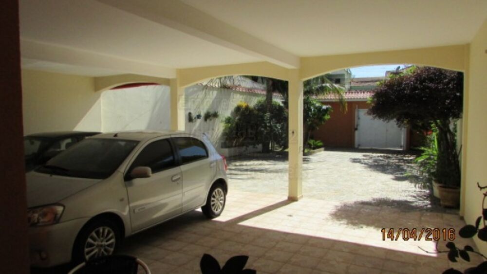 Sobrado à venda com 3 quartos, 330m² - Foto 1