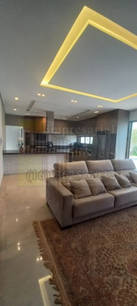 Sobrado, 3 quartos, 305 m² - Foto 1