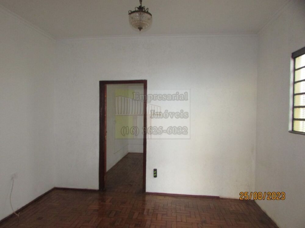 Casa à venda com 2 quartos, 120m² - Foto 1