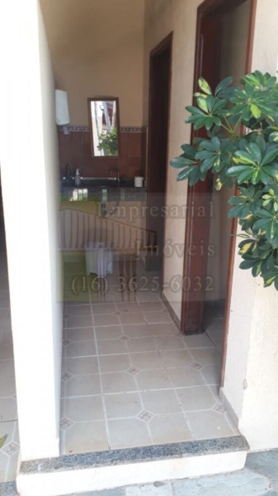 Casa para alugar com 4 quartos, 500m² - Foto 3