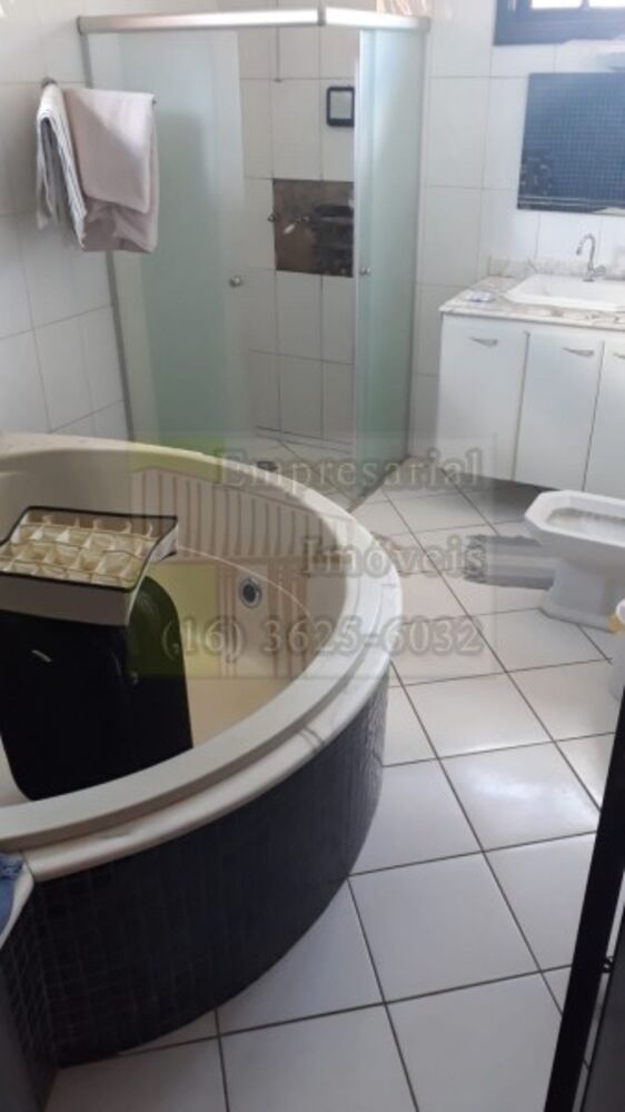 Casa para alugar com 4 quartos, 500m² - Foto 4