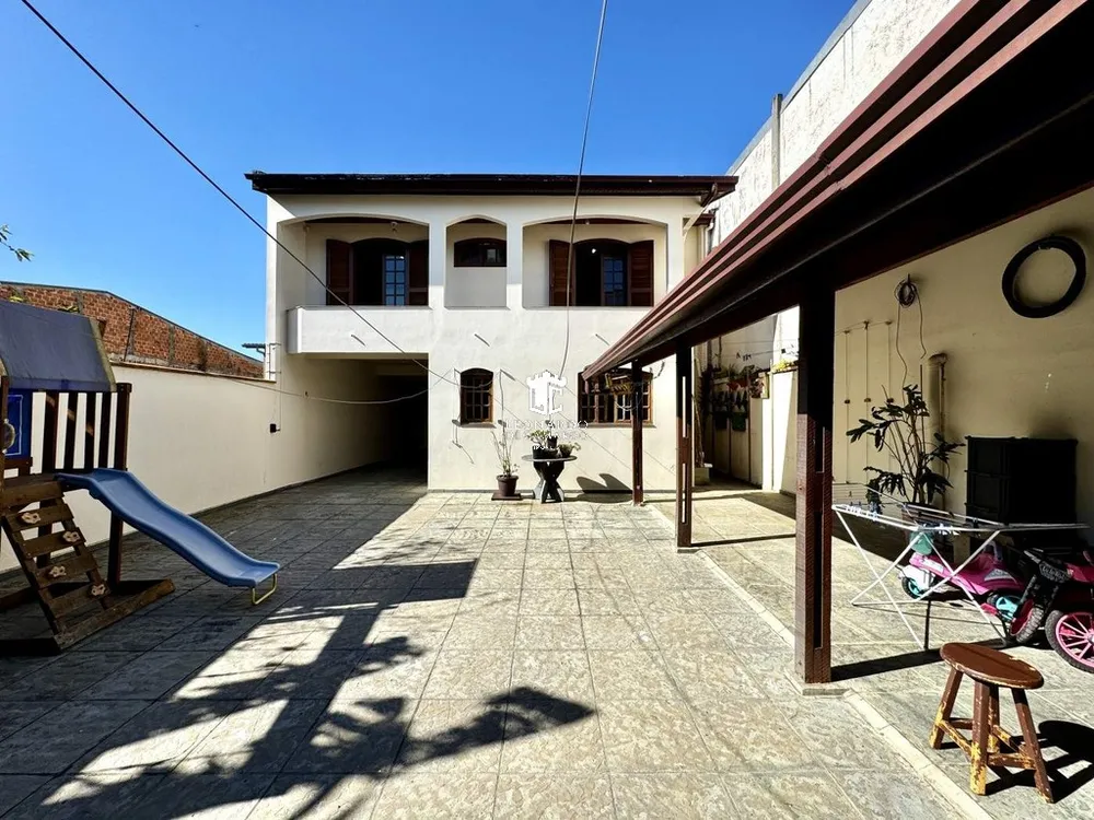 Sobrado, 4 quartos, 306 m² - Foto 1