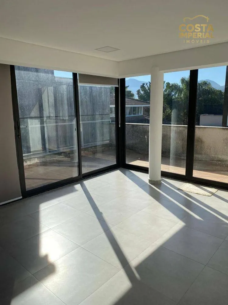 Casa, 5 quartos, 176 m² - Foto 1