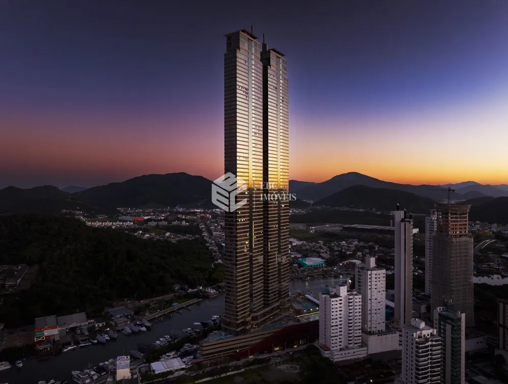 Apartamento, 4 quartos, 261 m² - Foto 1