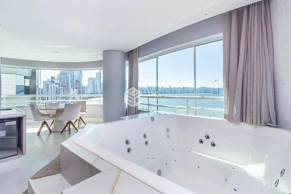 Apartamento, 3 quartos, 189 m² - Foto 2