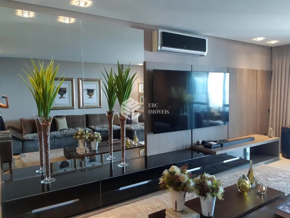 Apartamento, 4 quartos, 243 m² - Foto 1