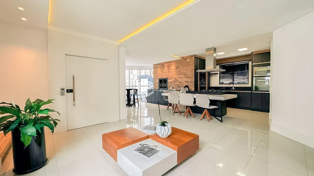 Apartamento, 3 quartos, 137 m² - Foto 1