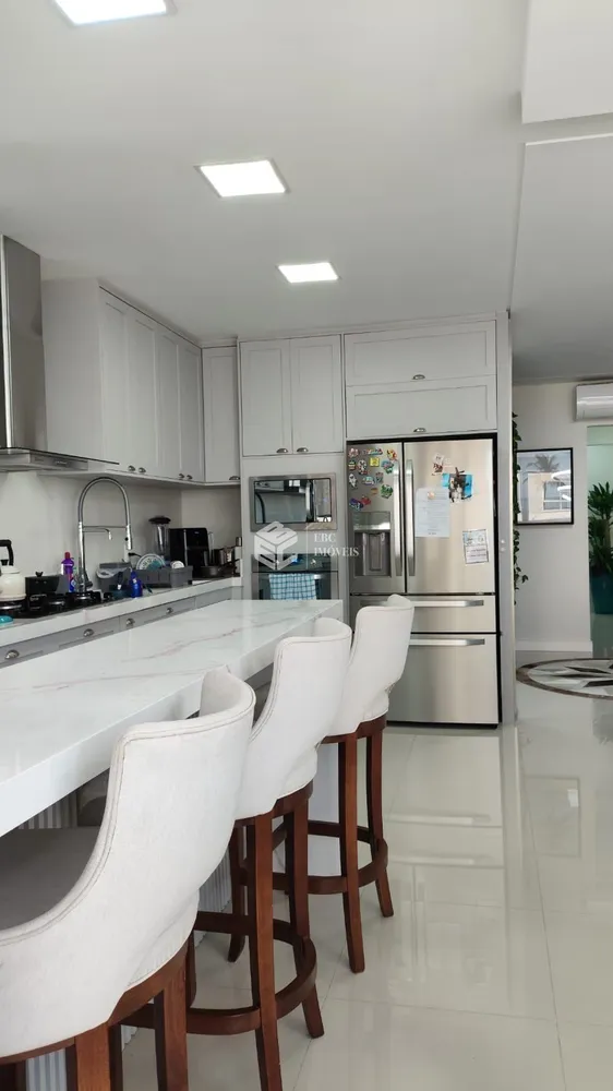 Apartamento, 3 quartos, 130 m² - Foto 1