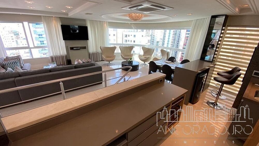 Cobertura à venda com 4 quartos, 257m² - Foto 8