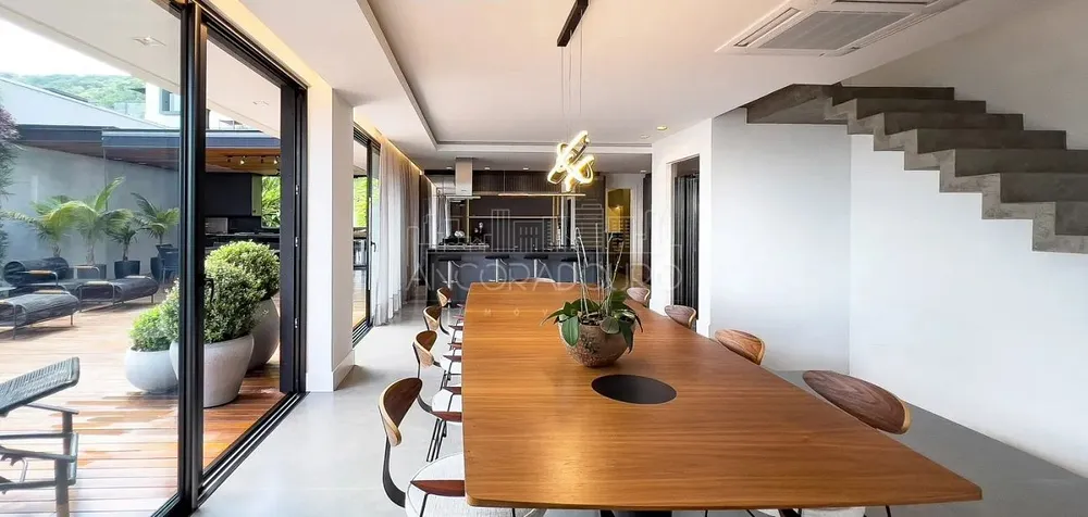 Casa de Condomínio, 4 quartos - Foto 1