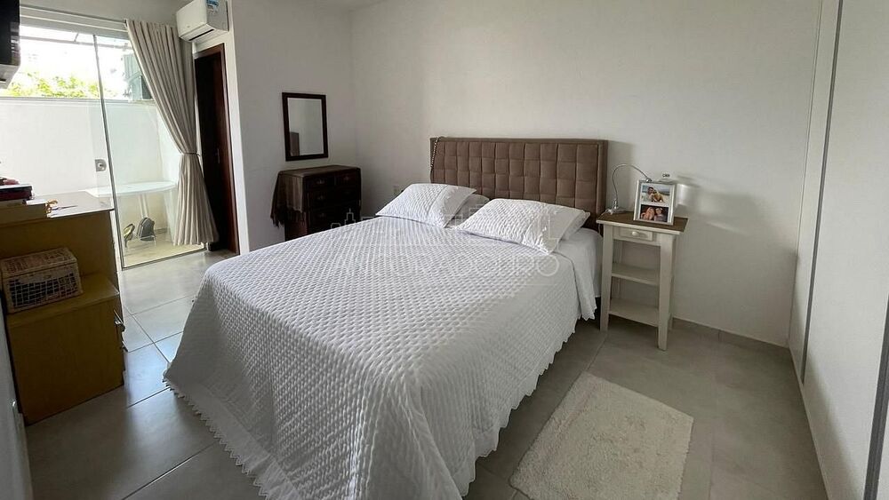 Apartamento à venda com 2 quartos, 76m² - Foto 2