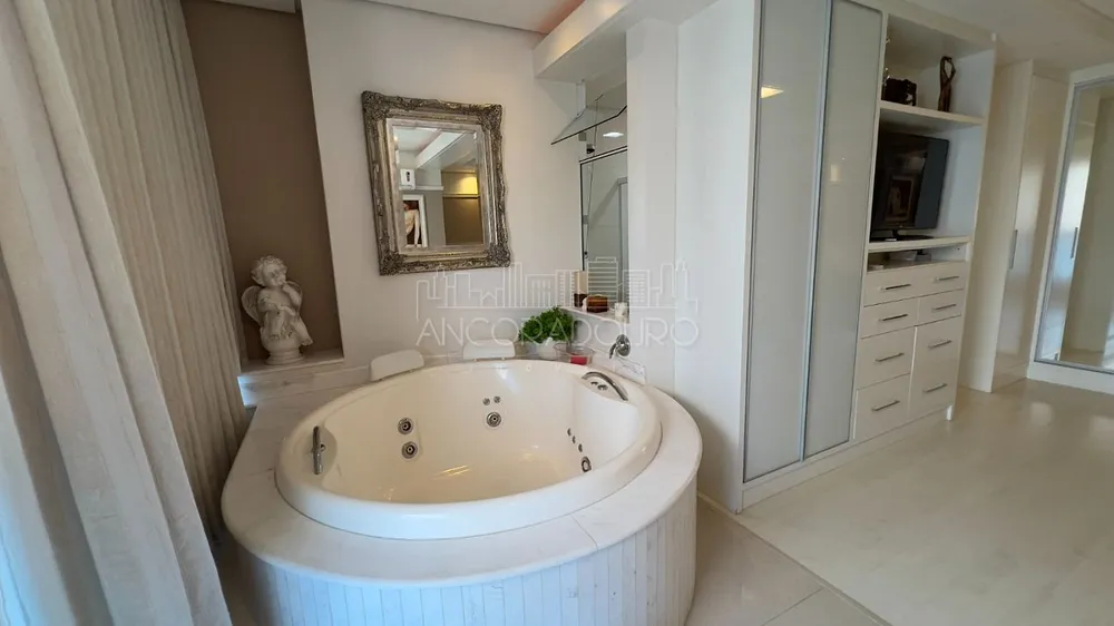 Apartamento, 3 quartos, 254 m² - Foto 1