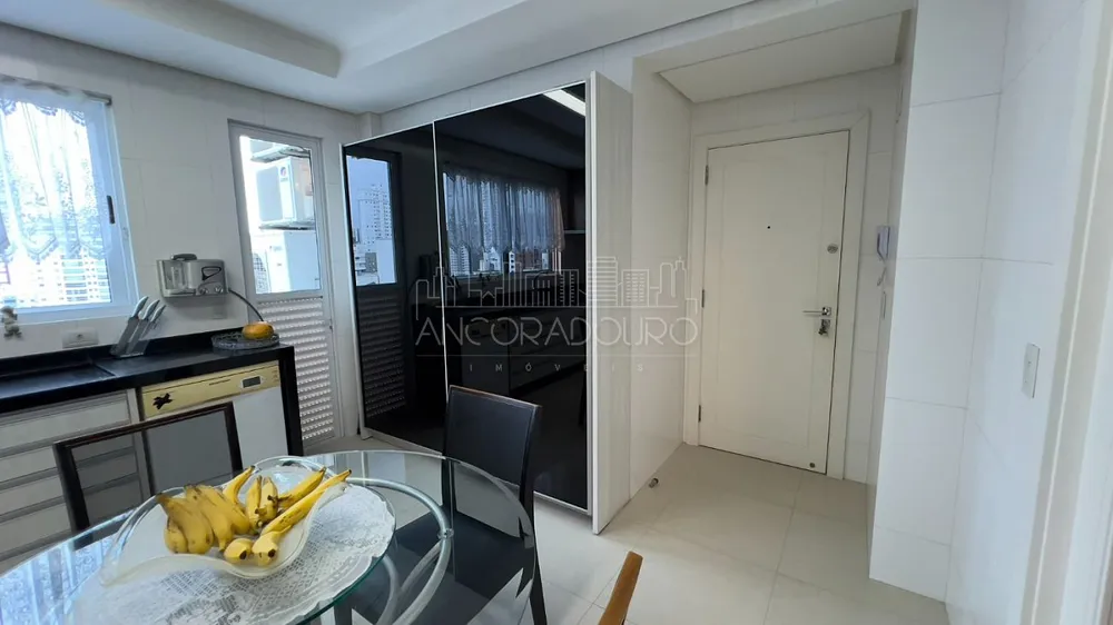 Apartamento, 3 quartos, 254 m² - Foto 2