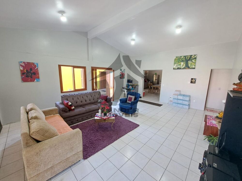 Casa à venda com 4 quartos, 450m² - Foto 2