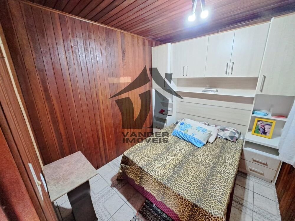 Casa à venda com 3 quartos, 300m² - Foto 3