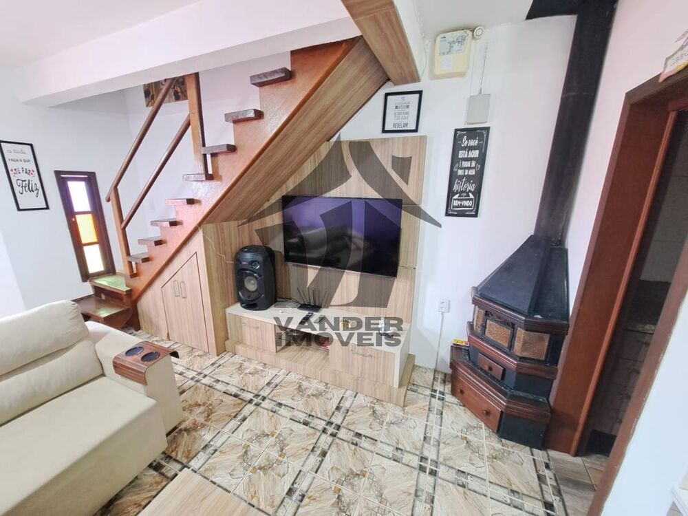Casa à venda com 2 quartos, 60m² - Foto 3
