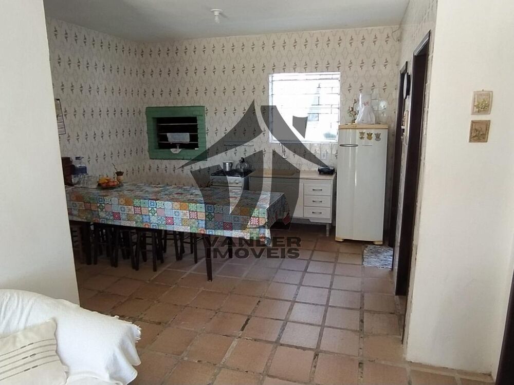 Casa à venda com 5 quartos, 300m² - Foto 2
