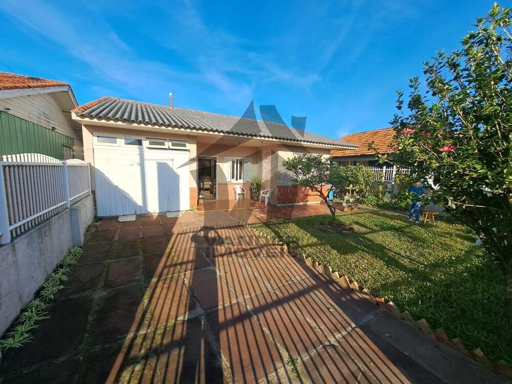 Casa à venda com 3 quartos, 267m² - Foto 1