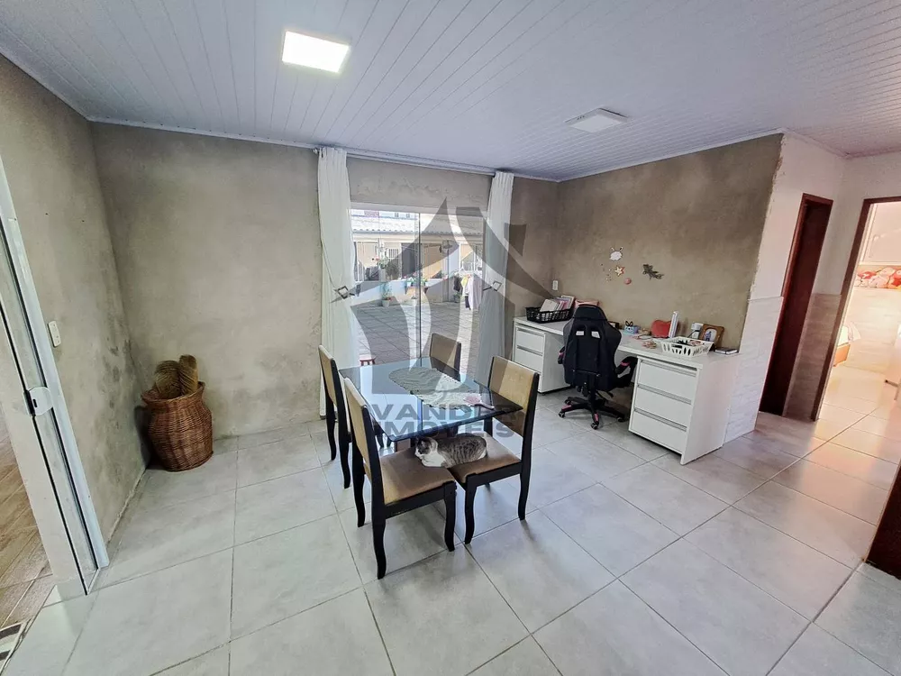 Casa à venda com 4 quartos, 300m² - Foto 4