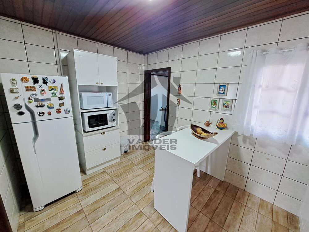 Casa à venda com 3 quartos, 290m² - Foto 1