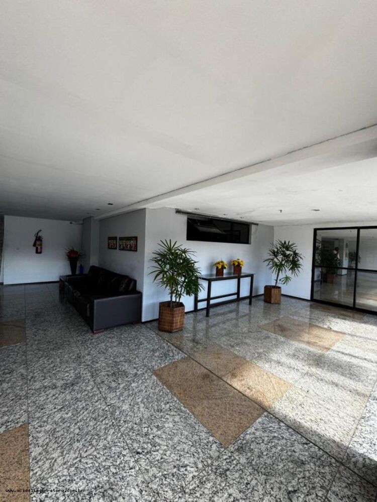Apartamento para alugar com 2 quartos, 65m² - Foto 2