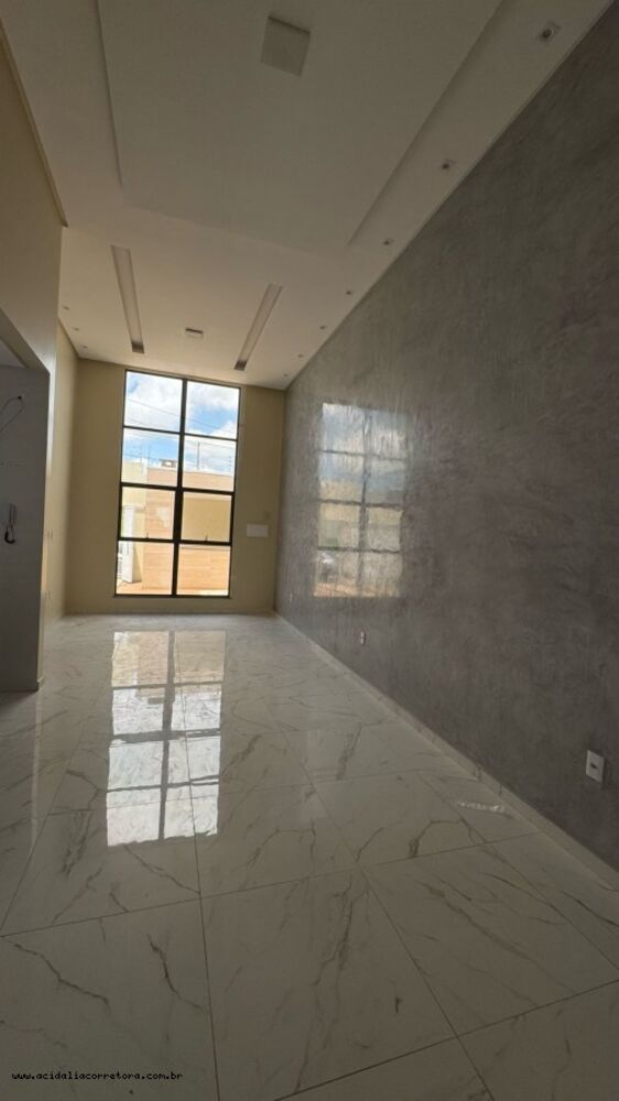 Casa para alugar com 3 quartos, 198m² - Foto 2