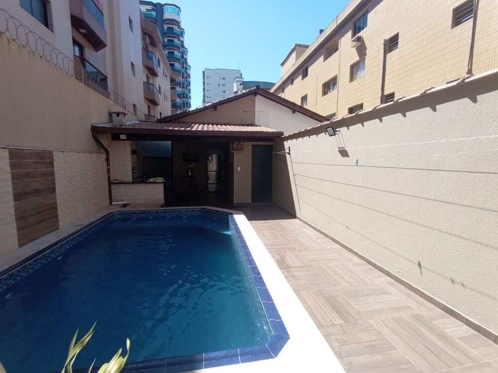 Casa à venda com 3 quartos, 145m² - Foto 1