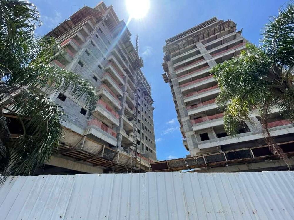Apartamento à venda com 2 quartos, 77m² - Foto 1