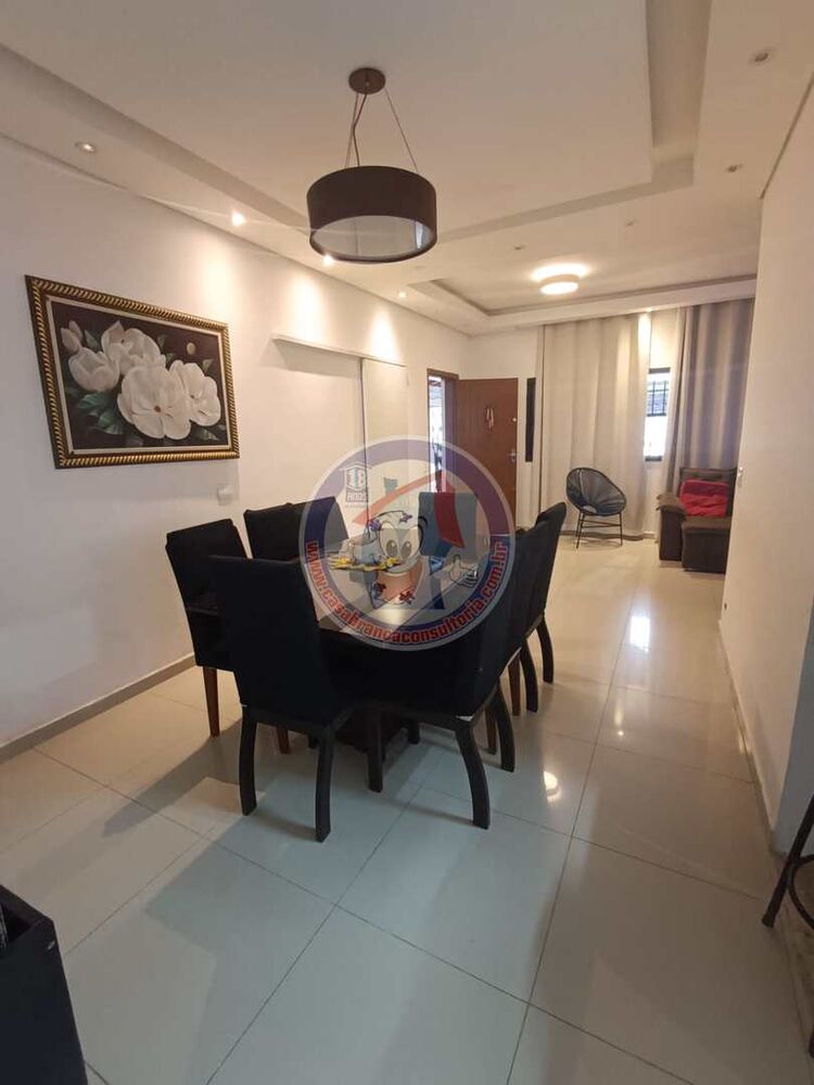 Casa à venda com 3 quartos, 120m² - Foto 2