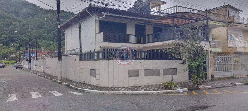 Casa à venda e aluguel com 3 quartos, 180m² - Foto 1